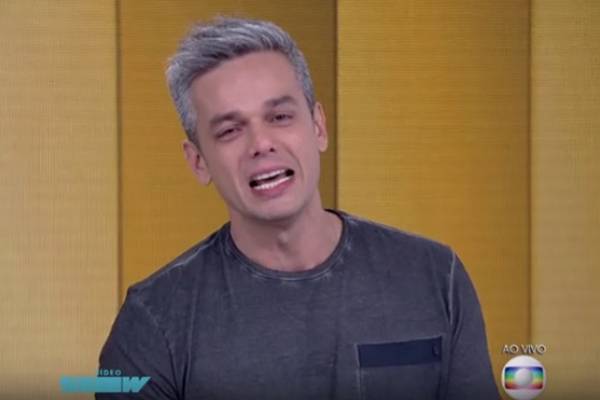 Otaviano Costa chora ao comentar morte de executivos do Bradesco no “Vídeo Show” desta quarta (11)