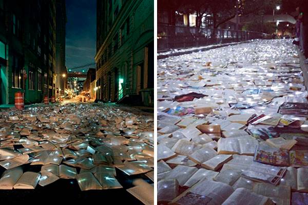 Por que 10 000 livros iluminados preencheram uma rua movimentada de Toronto, no Canadá?