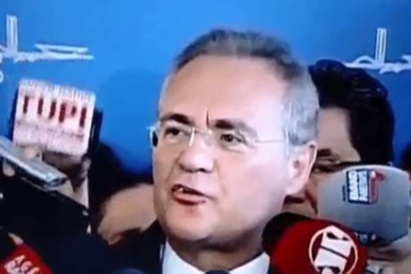 Dente? Chiclete? Momento inusitado de Renan Calheiros na TV confunde internautas