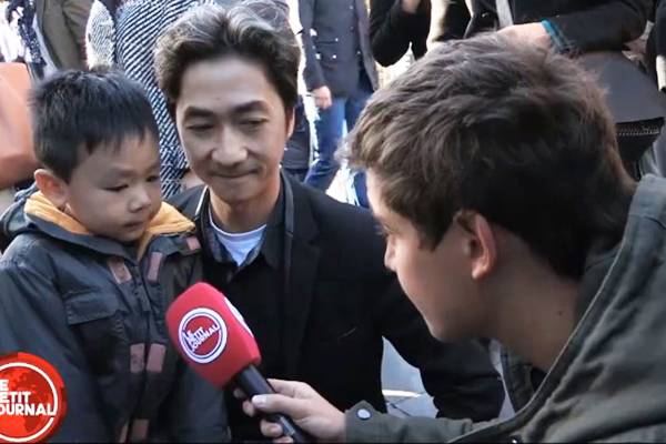 Pai e filho têm conversa emocionante sobre os atentados que aconteceram em Paris