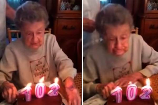 Senhora de 102 anos assopra as velas de seu aniversário, mas acaba soltando mais do que ar