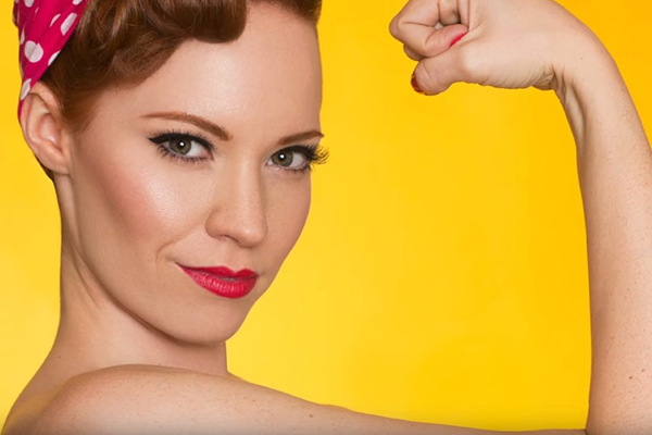 Mulher faz série de fotos para mostrar processo de sua mastectomia e resultado é inspirador