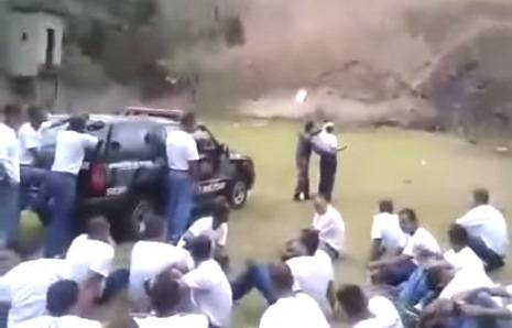 Policial do Rio de Janeiro atira bomba de efeito moral para o lado errado e provoca confusão em treinamento