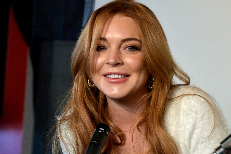 Lindsay Lohan apoia candidatura de Aécio Neves no Twitter; confira os melhores memes e comentários