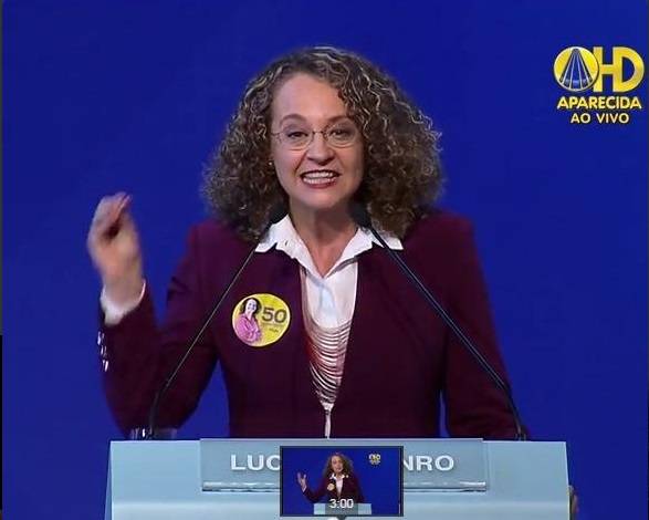 Após patada em Aécio Neves, Luciana Genro vira meme nas redes sociais; veja as melhores montagens
