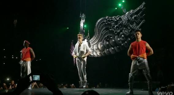 ‘All Around The World’: veja o novo clipe de Justin Bieber