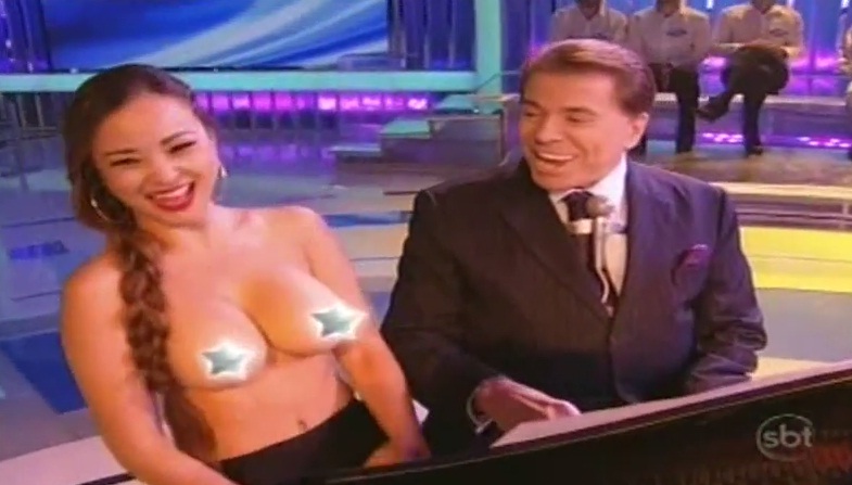 Silvio Santos entrevistou Suzy, a pianista que ficou famosa por tocar nua, e bombou na internet
