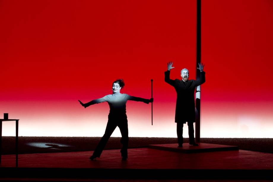 Bob Wilson estreia <em>A Dama do Mar</em> com elenco brasileiro Bob Wilson estreia <em>A Dama do Mar</em> com elenco brasileiro