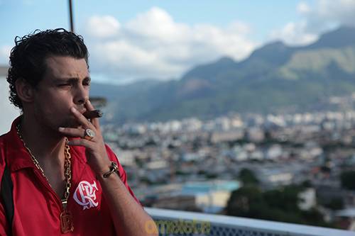 Cauã Reymond interpreta chefe do tráfico em “Alemão”; assista ao primeiro trailer do filme