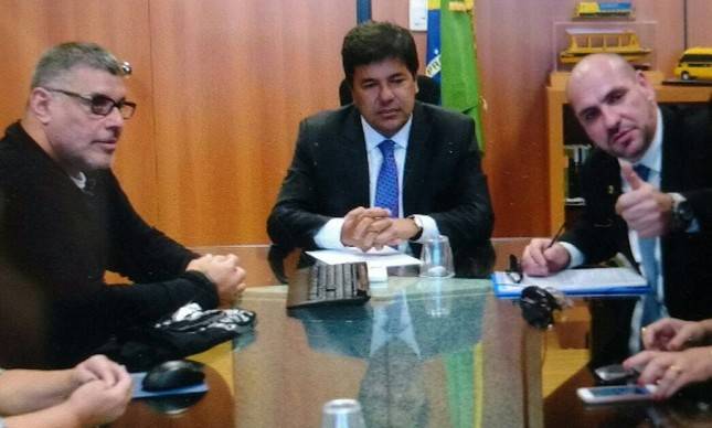 A internet não está sabendo lidar com a visita de Alexandre Frota ao Ministério da Educação