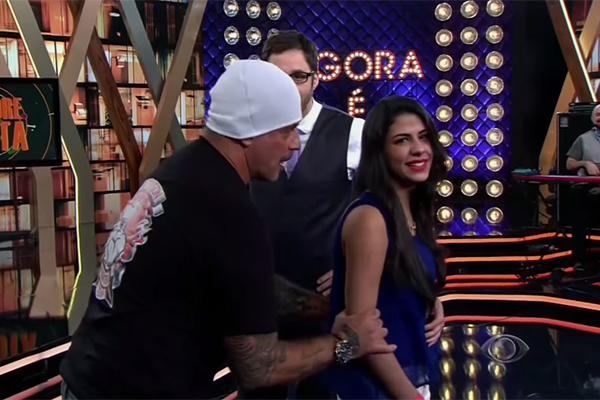 Alexandre Frota narra suposto estupro, é criticado na internet e Rafinha Bastos diz que foi “piada”