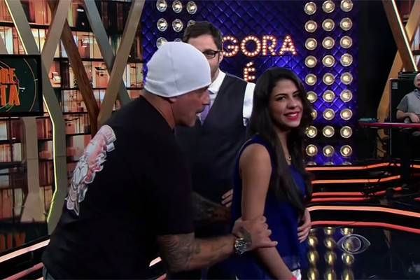 Alexandre Frota narra suposto estupro, é criticado na internet e Rafinha Bastos diz que foi “piada”
