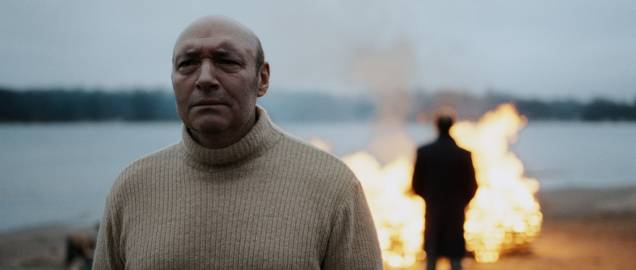 Almas Silenciosas: personagem Miron, às margens do Rio Volga Almas Silenciosas: personagem Miron, às margens do Rio Volga