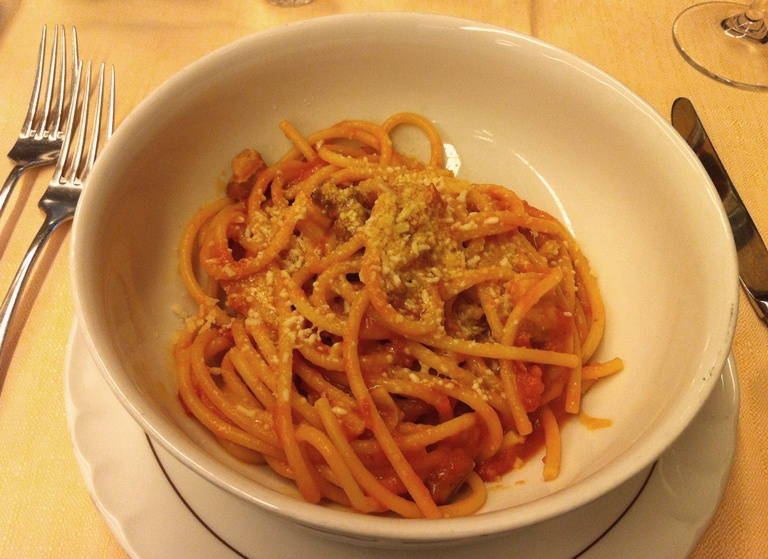 ambassiata_d_abruzzo_bucatini_amatriciana_arnaldo_lorencato