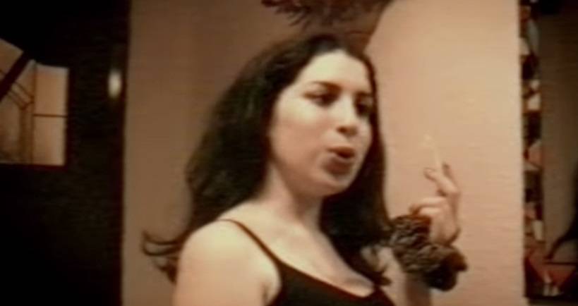Divulgado vídeo raro de Amy Winehouse cantando ‘Happy Birthday’ aos 14 anos