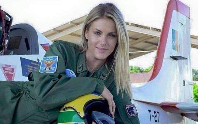 Boato transforma Ana Hickmann em piloto russa que bombardeou o Estado Islâmico