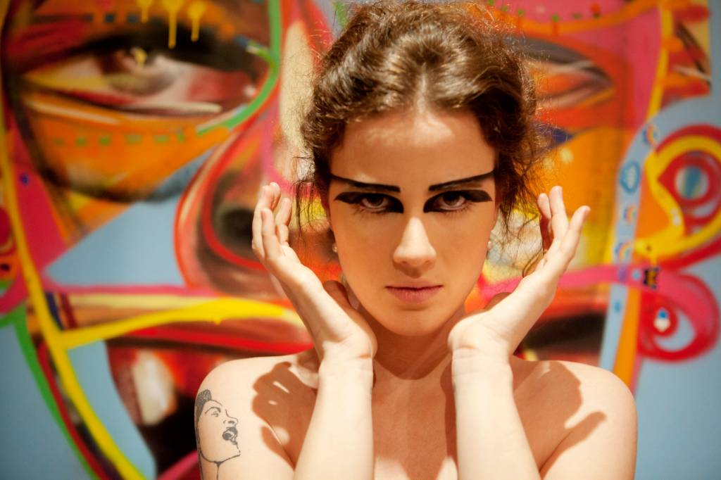 Ana Cañas: “eu não preciso beber para cantar”