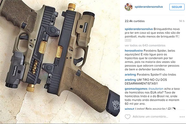 Anderson Silva compra armas, publica foto na internet e provoca polêmica