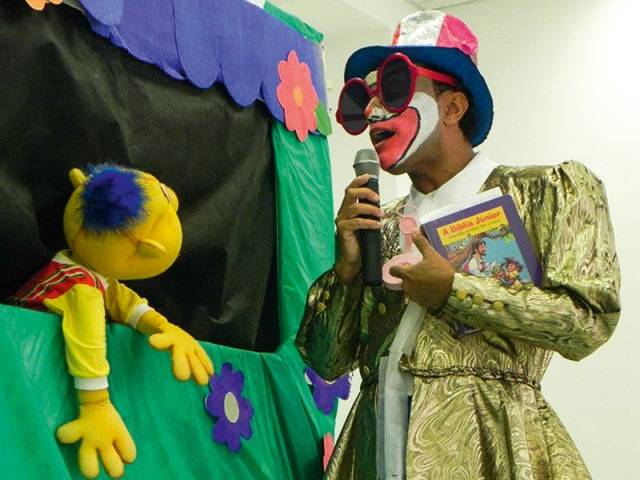 Promoter Helinho Calfat e dono de balada trocam farpas pelo WhatsApp