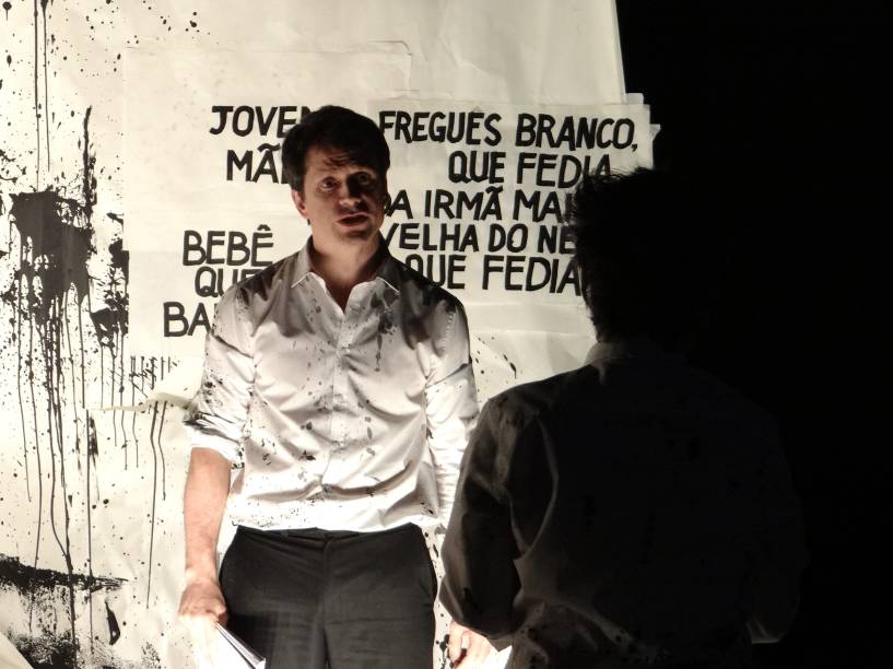 Puzzle: sob direção de Felipe Hirsch, a peça é encenada no Sesc Pinheiros Puzzle: sob direção de Felipe Hirsch, a peça é encenada no Sesc Pinheiros