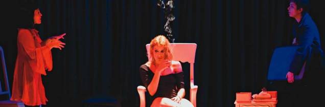 Clarissa Rockenbach, Luciana Brites e Silvia Lourenço interpretam As Meninas, versão do romance de Lygia Fagundes Telles Clarissa Rockenbach, Luciana Brites e Silvia Lourenço interpretam As Meninas, versão do romance de Lygia Fagundes Telles