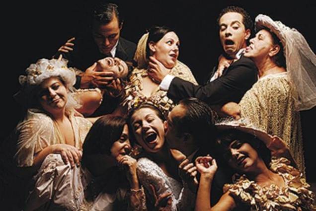 Cena do espetáculo As Noivas de Nelson: baseado na obra do cronista carioca Cena do espetáculo As Noivas de Nelson: baseado na obra do cronista carioca