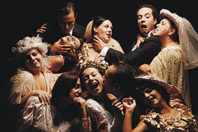 Cena do espetáculo As Noivas de Nelson: baseado na obra do cronista carioca Cena do espetáculo As Noivas de Nelson: baseado na obra do cronista carioca