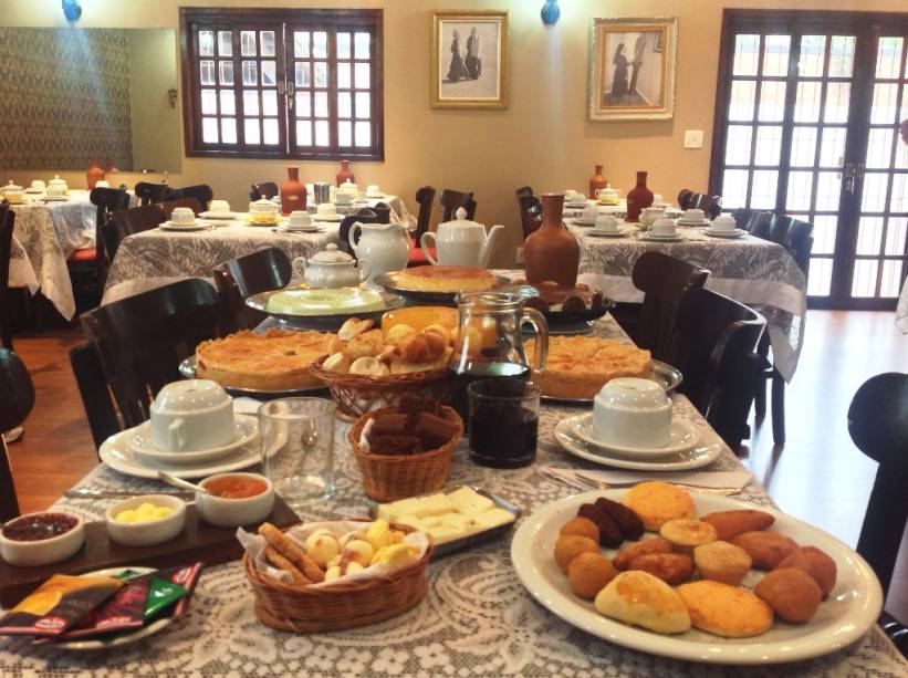 Mesa de café colonial Mesa de café colonial