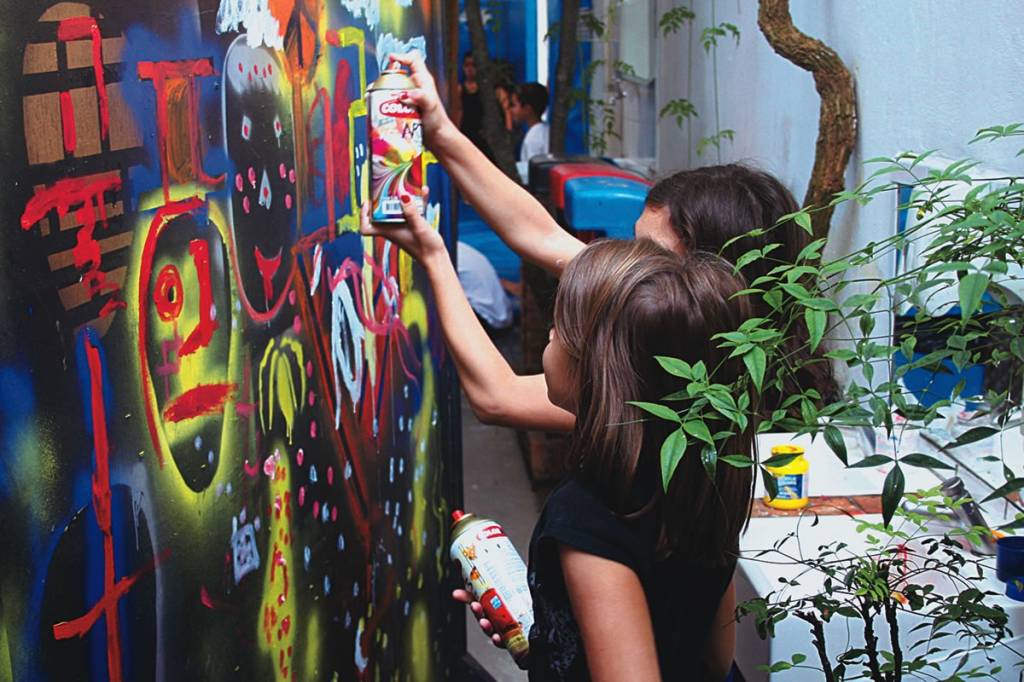 Escola Viva: pinturas e gincanas Escola Viva: pinturas e gincanas
