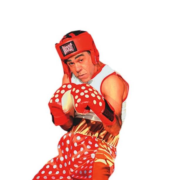 Fernando Sampaio: o ator desdobra-se em vários personagens na peça Athletis Fernando Sampaio: o ator desdobra-se em vários personagens na peça Athletis