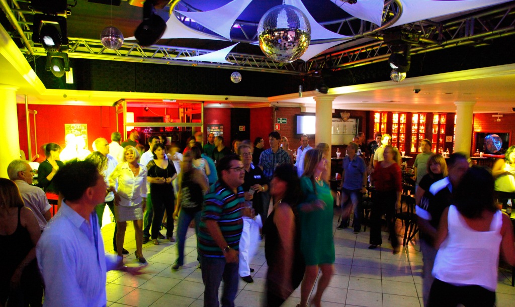 balada-no-bar-memphis-marcelo-spatafora.jpeg