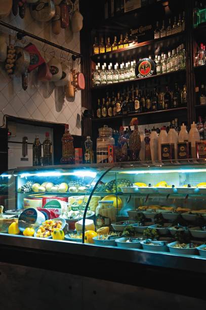 Bar Central: vitrine de acepipes Bar Central: vitrine de acepipes