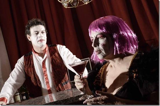 Bar dHotel: montagem da Cia das Artes tem músicas da década de 50 Bar dHotel: montagem da Cia das Artes tem músicas da década de 50