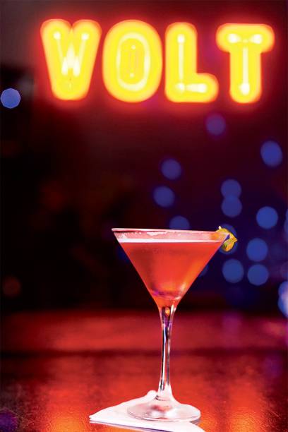 Venice: vodca, suco de cranberry e licores de pêssego e de laranja Venice: vodca, suco de cranberry e licores de pêssego e de laranja