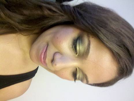 bareMinerals lança linha de sombras compactas