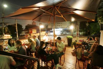 Choperia BarTira Chopp & Grill, na esquina das ruas Ministro Godói e Bartira, no bairro de Perdizes Choperia BarTira Chopp & Grill, na esquina das ruas Ministro Godói e Bartira, no bairro de Perdizes