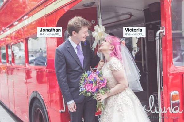 A curiosa história de amor deste casal que se conheceu no Twitter vai renovar a sua fé na internet