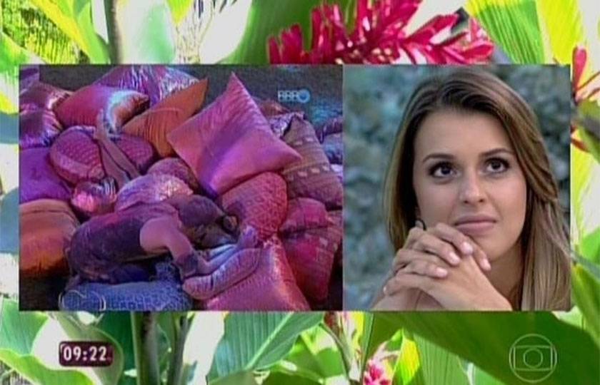 BBB14: Angela revê beijo de Marcelo e pergunta: “Foi só isso?”