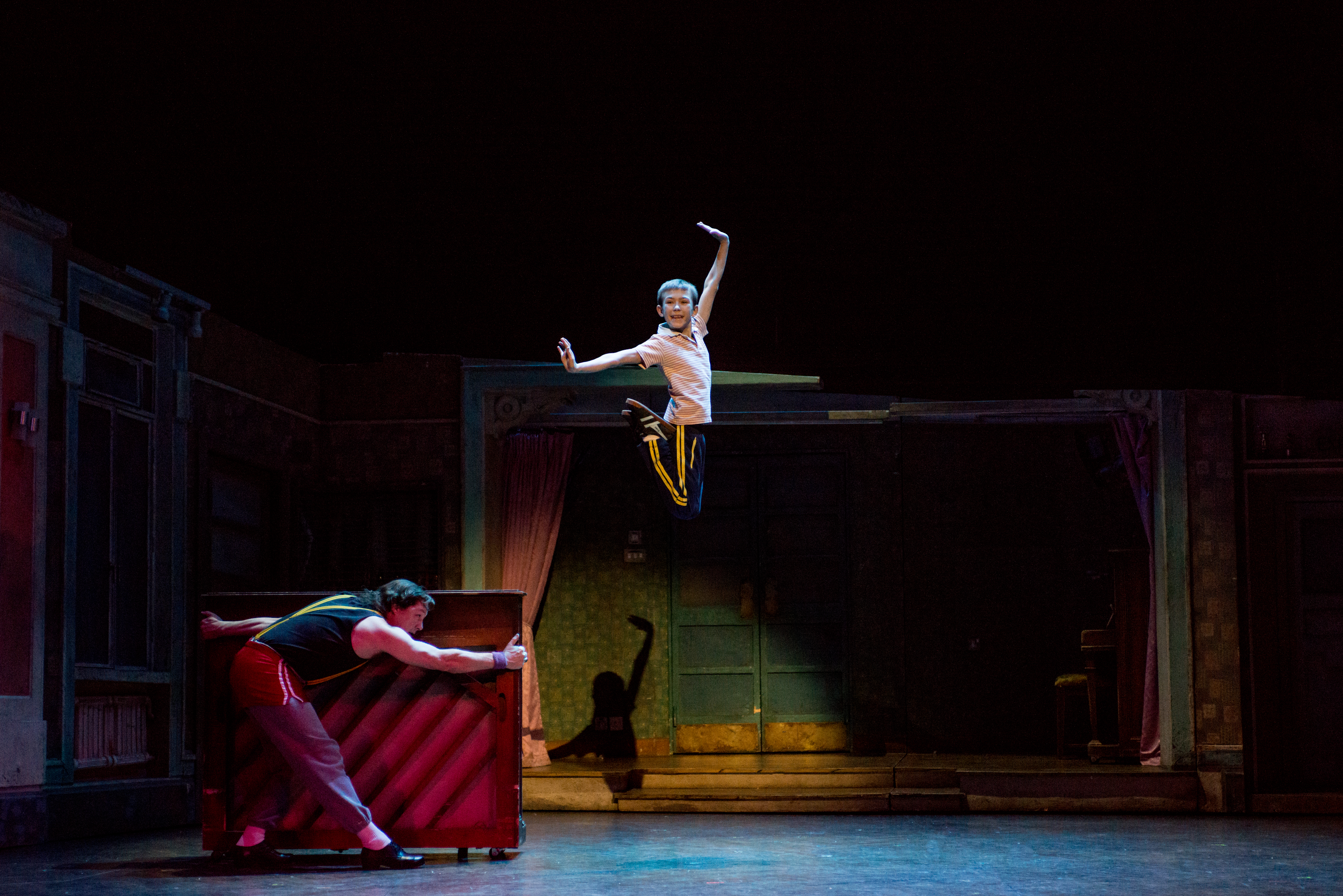 	Cena de Billy Elliot: números de dança e sapateado