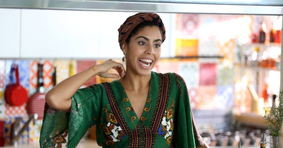 Bela Gil responde a piadas sobre “marmita saudável” da filha com desabafo em blog