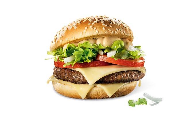 Hambúrguer caseiro tem quase 500 calorias a menos do que um Big Tasty