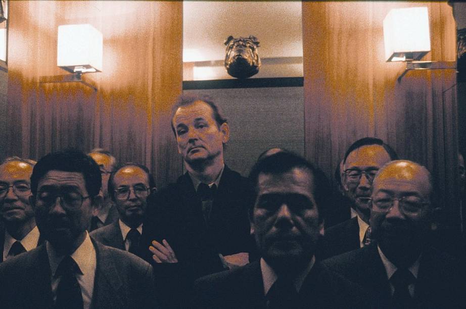 Encontros e Desencontros: Bob Harris (Bill Murray) é uma estrela de cinema em breve passagem por Tóquio Encontros e Desencontros: Bob Harris (Bill Murray) é uma estrela de cinema em breve passagem por Tóquio