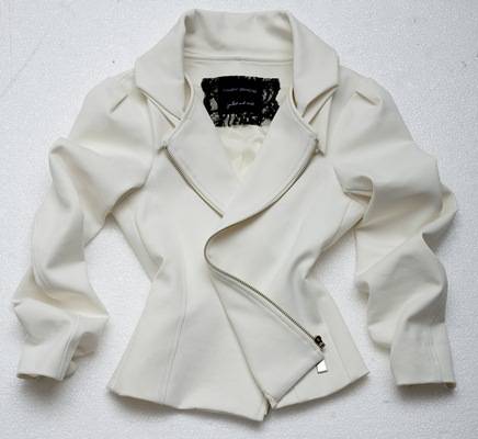 Casaco sobre vestido: qual o comprimento certo?