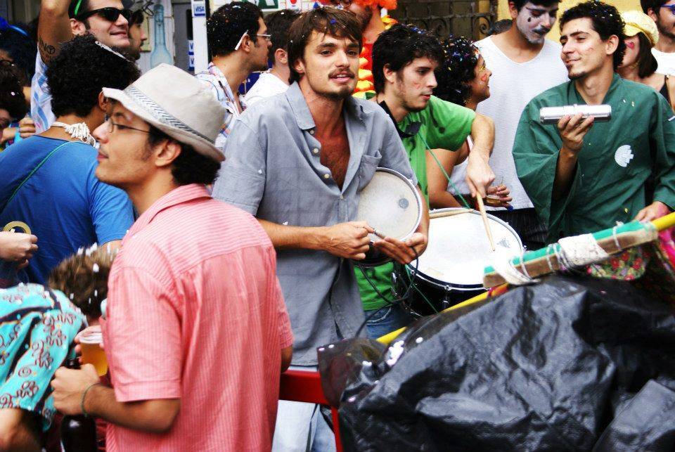 Bloco Acadêmicos da Cerca Frango Bloco Acadêmicos da Cerca Frango