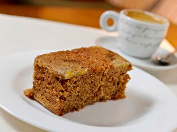 Bolo de banana, canela e nozes Bolo de banana, canela e nozes