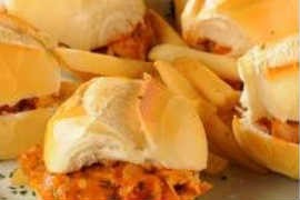 Mini sanduíches de pernil, do Boteco do Valdir Mini sanduíches de pernil, do Boteco do Valdir