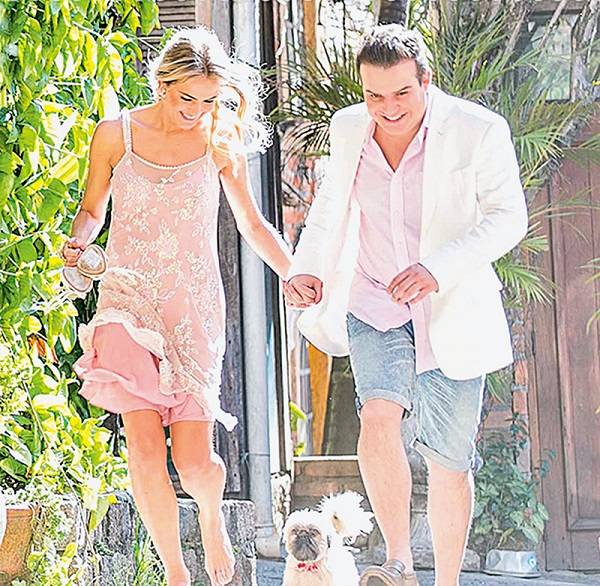 Confira os presentes curiosos da lista de casamento do sertanejo Belutti com a atriz Thaís Pacholek