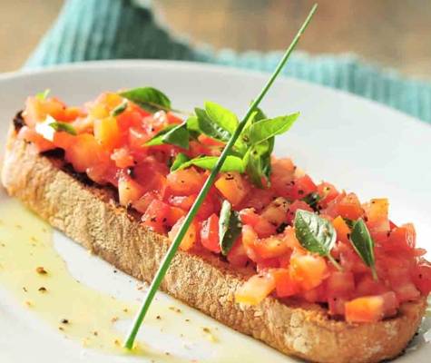 Bruschetta de tomate fresco