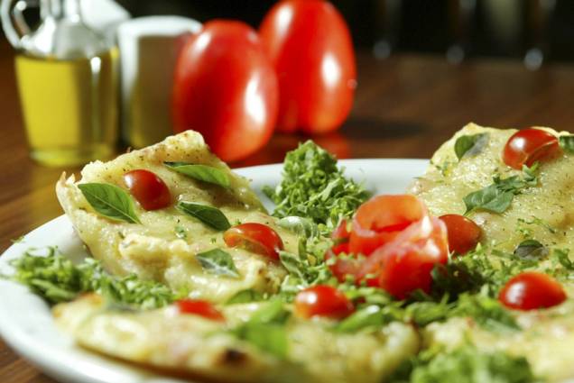 Bruschetta margheritta, com mussarela, manjericão e tomate, do Magnólia Villa Bar Bruschetta margheritta, com mussarela, manjericão e tomate, do Magnólia Villa Bar