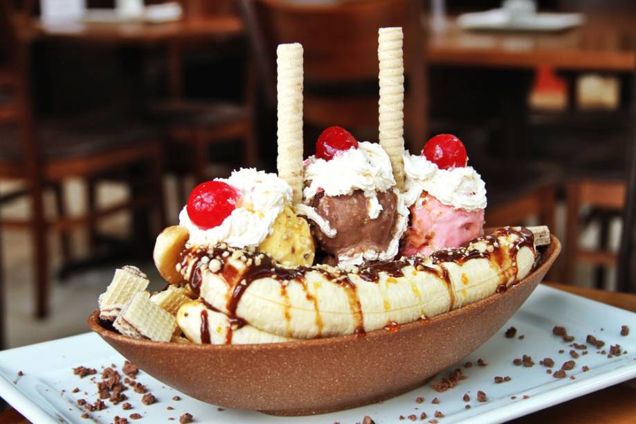 Banana split: seis bolas de sorvete e três bananas